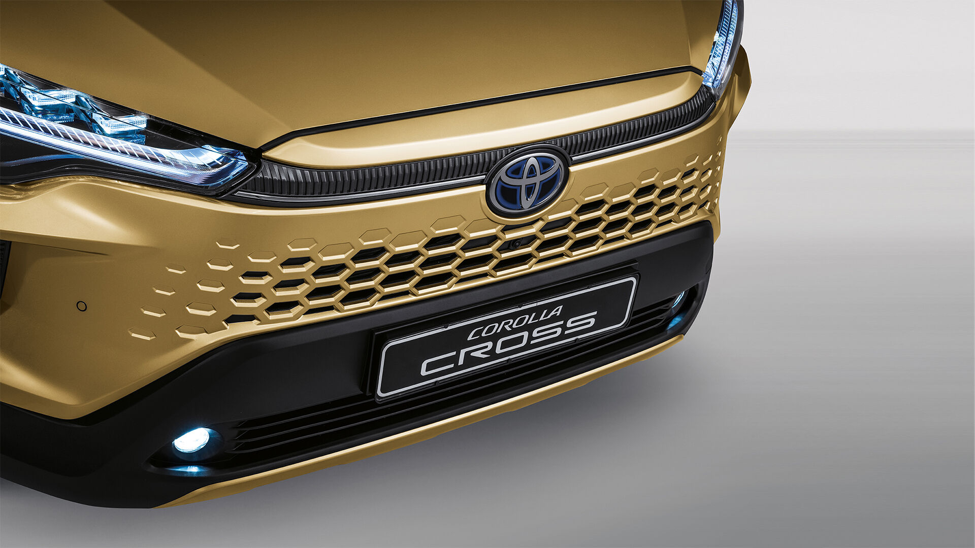 cm5nsqw0aq8bqacakcz88m2z7-corolla-cross-detail-grill-ret-l-res.desktop