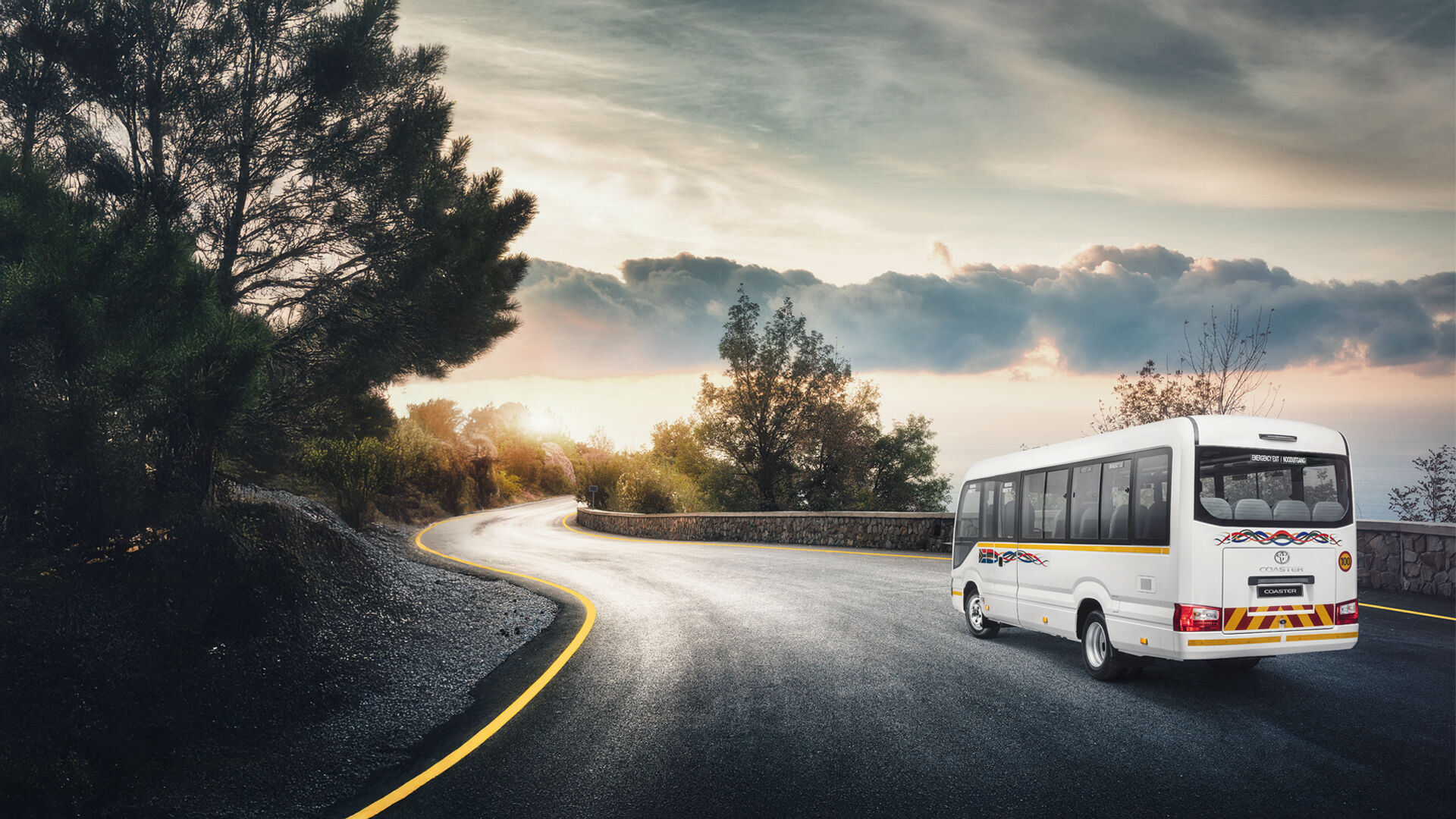 Toyota Coaster exterior