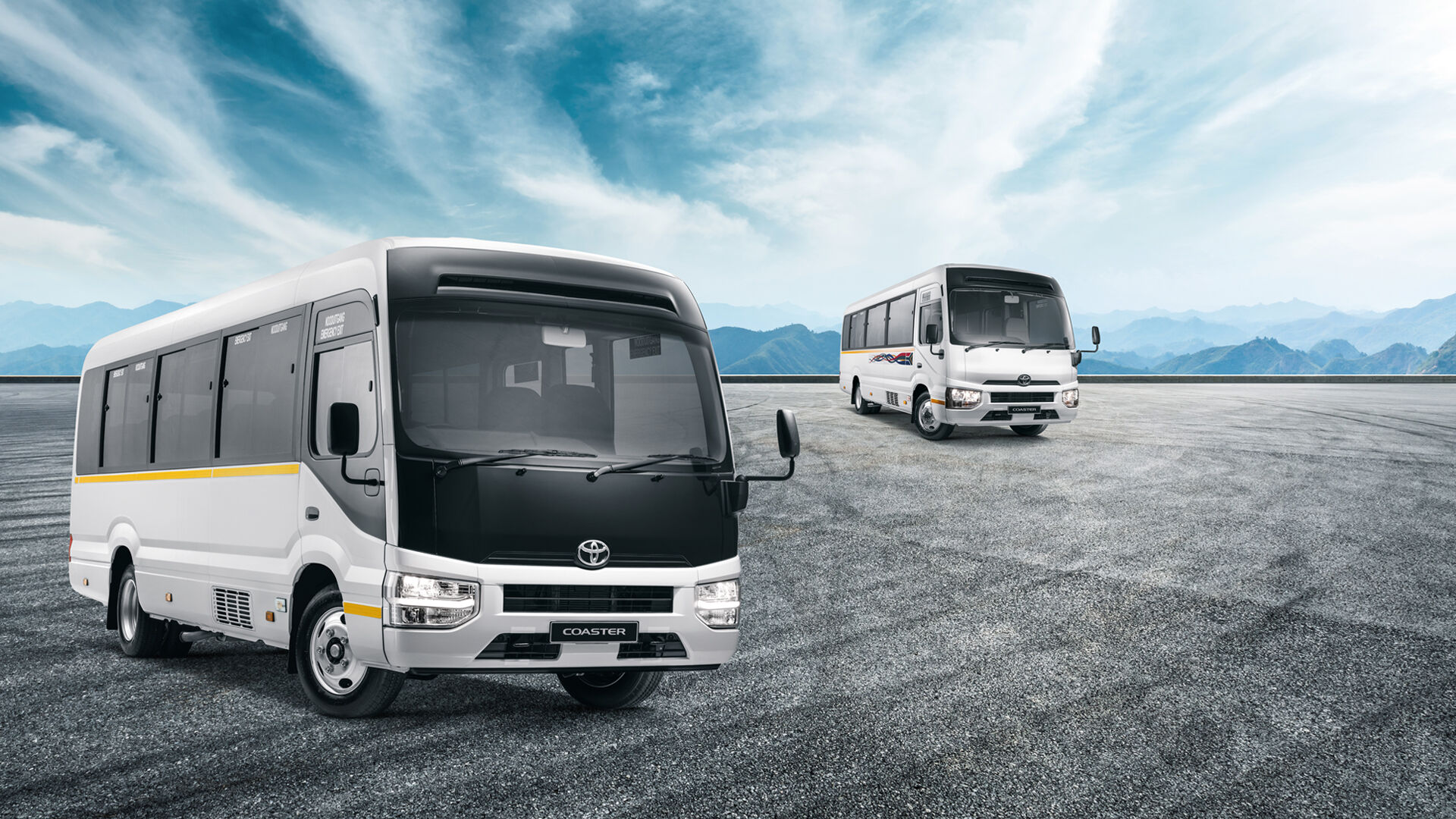 Toyota Coaster exterior