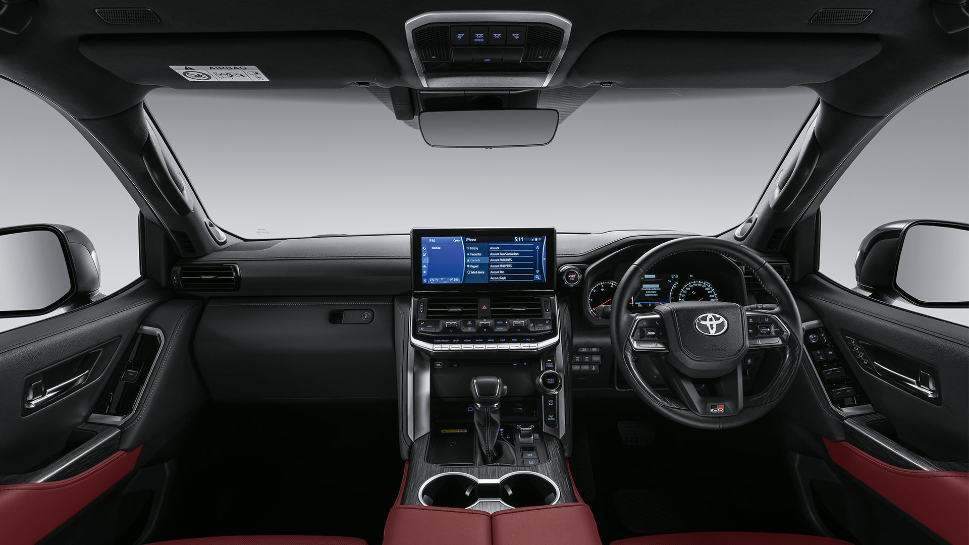 Toyota Land Cruiser 300 interior